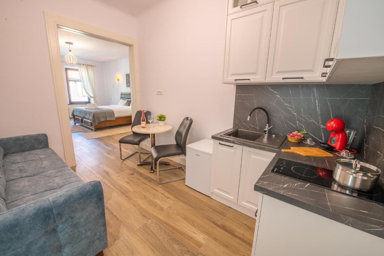 Old Town Suites Brasov Bagian luar foto