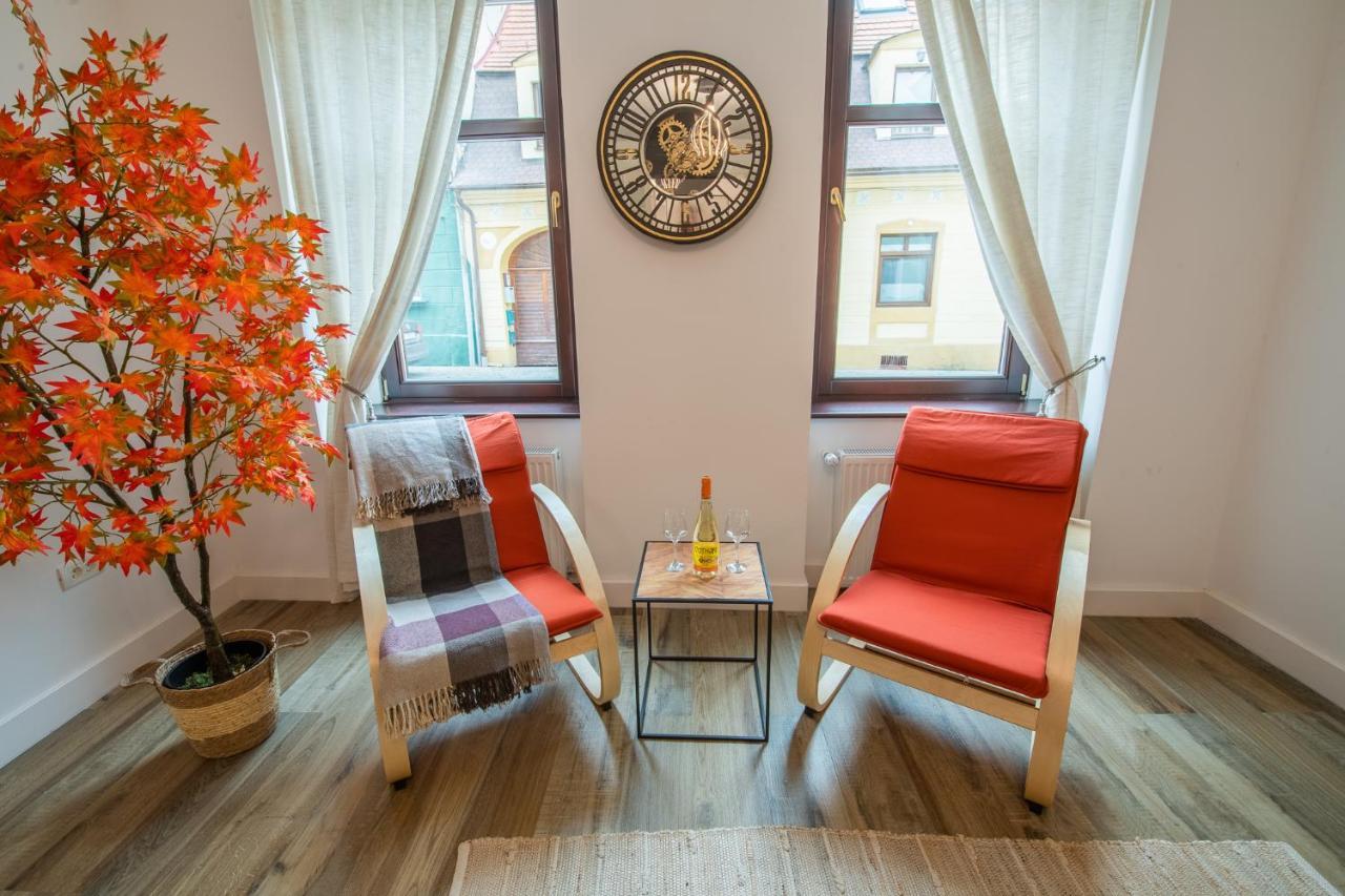 Old Town Suites Brasov Bagian luar foto